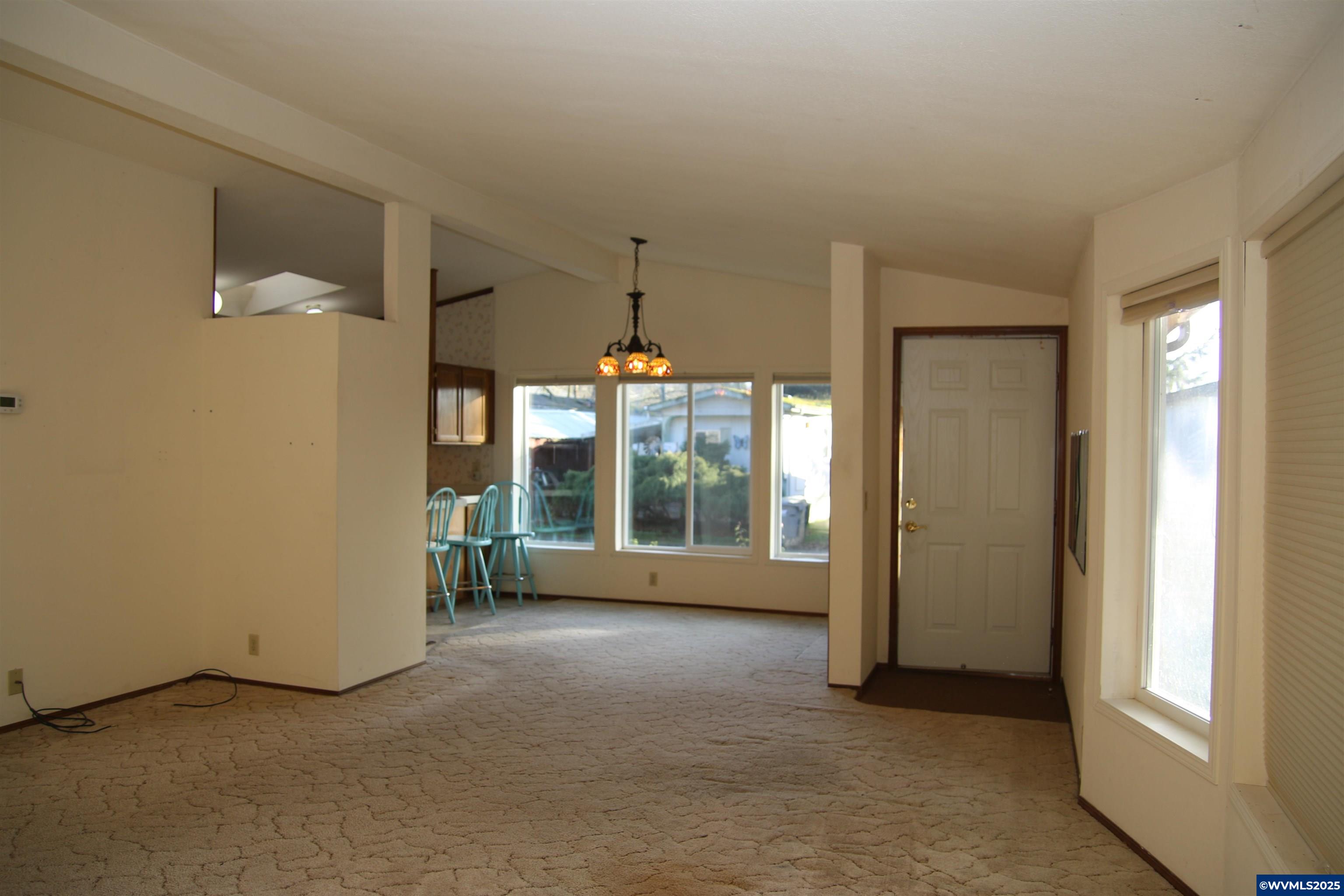 872 Northwest North Albany Road Albany, OR 97321 - Photo 3 of 22