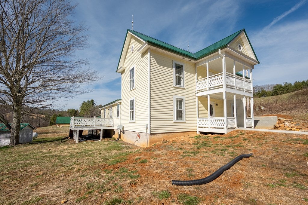 75 A Borderline Road Willis, VA 24380 - Photo 4 of 74 Gallery Image 4