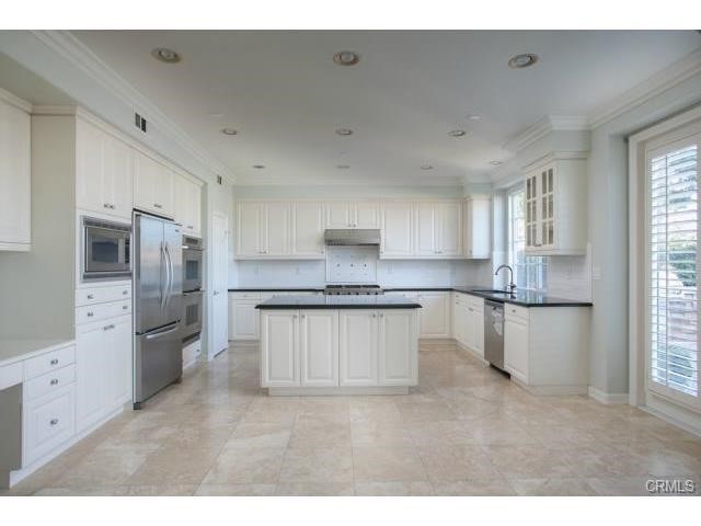 31 Bargemon Newport Coast, CA 92657 - Photo 4 of 24