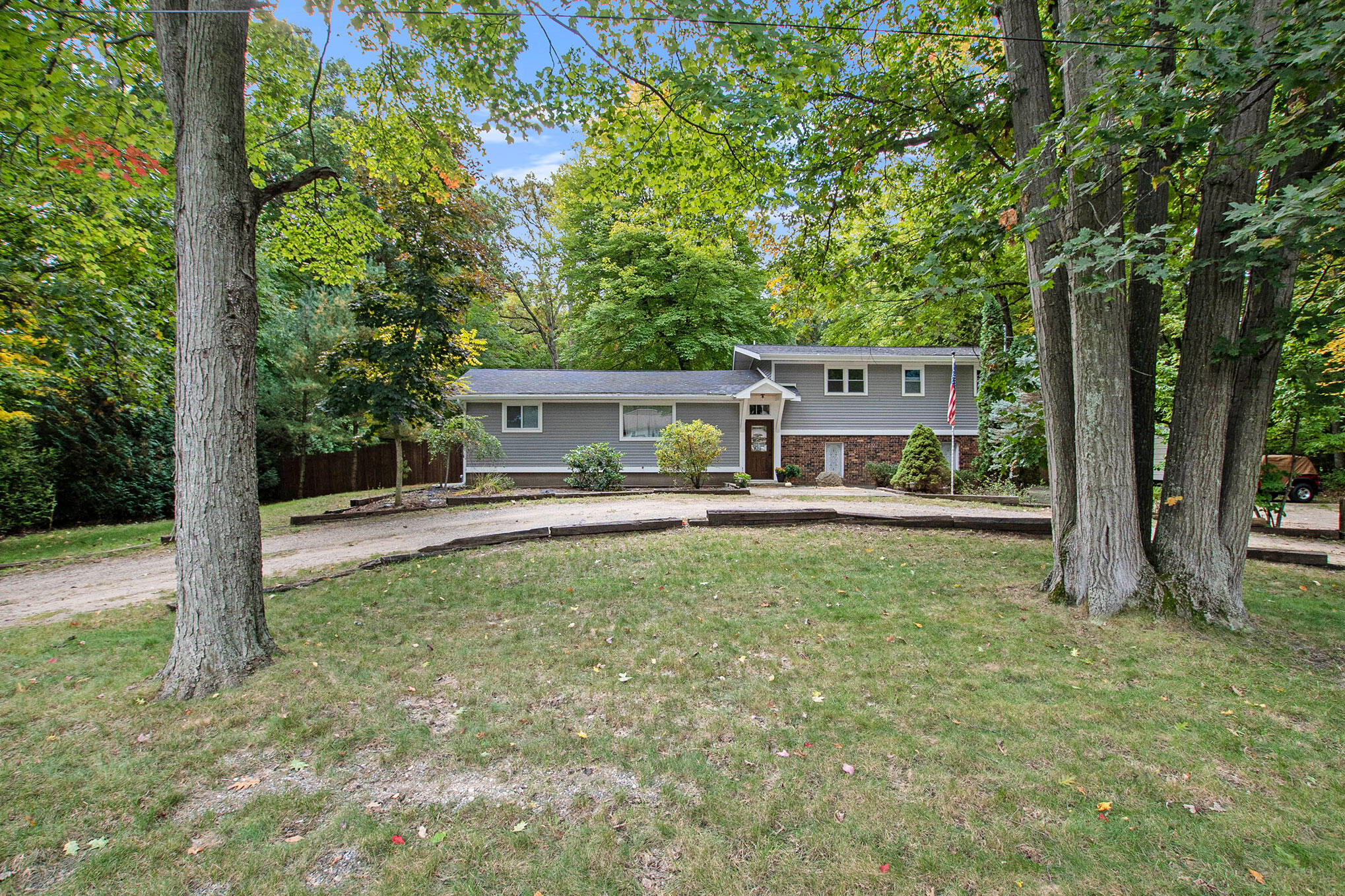 2917 East Pontaluna Road Fruitport, MI 49415 - Photo 1 of 37 DSC04006