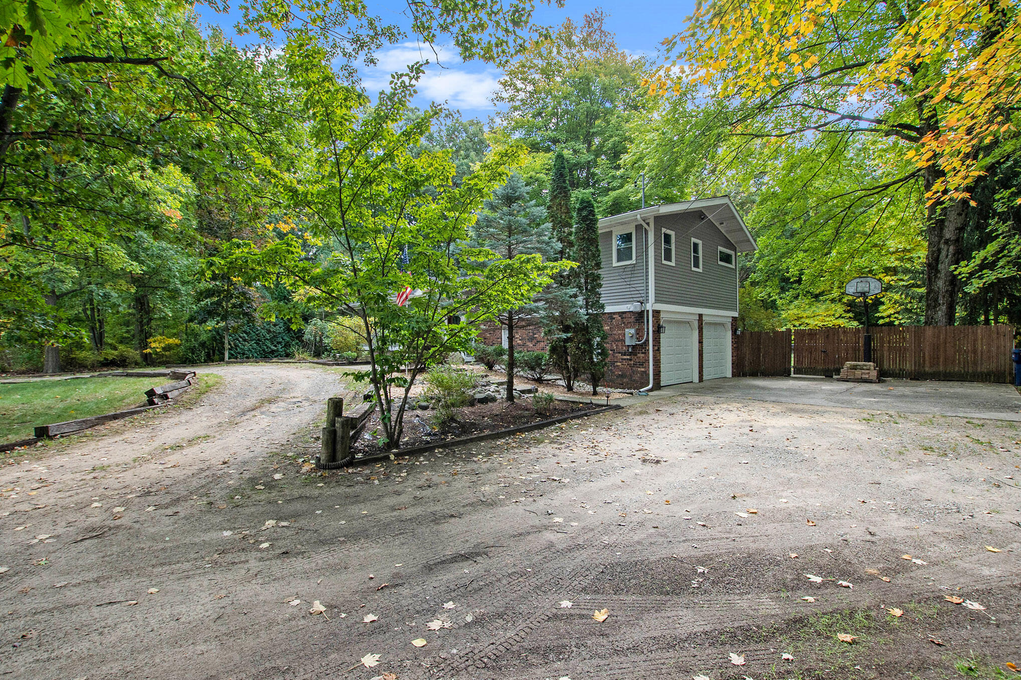 2917 East Pontaluna Road Fruitport, MI 49415 - Photo 2 of 37 DSC04007