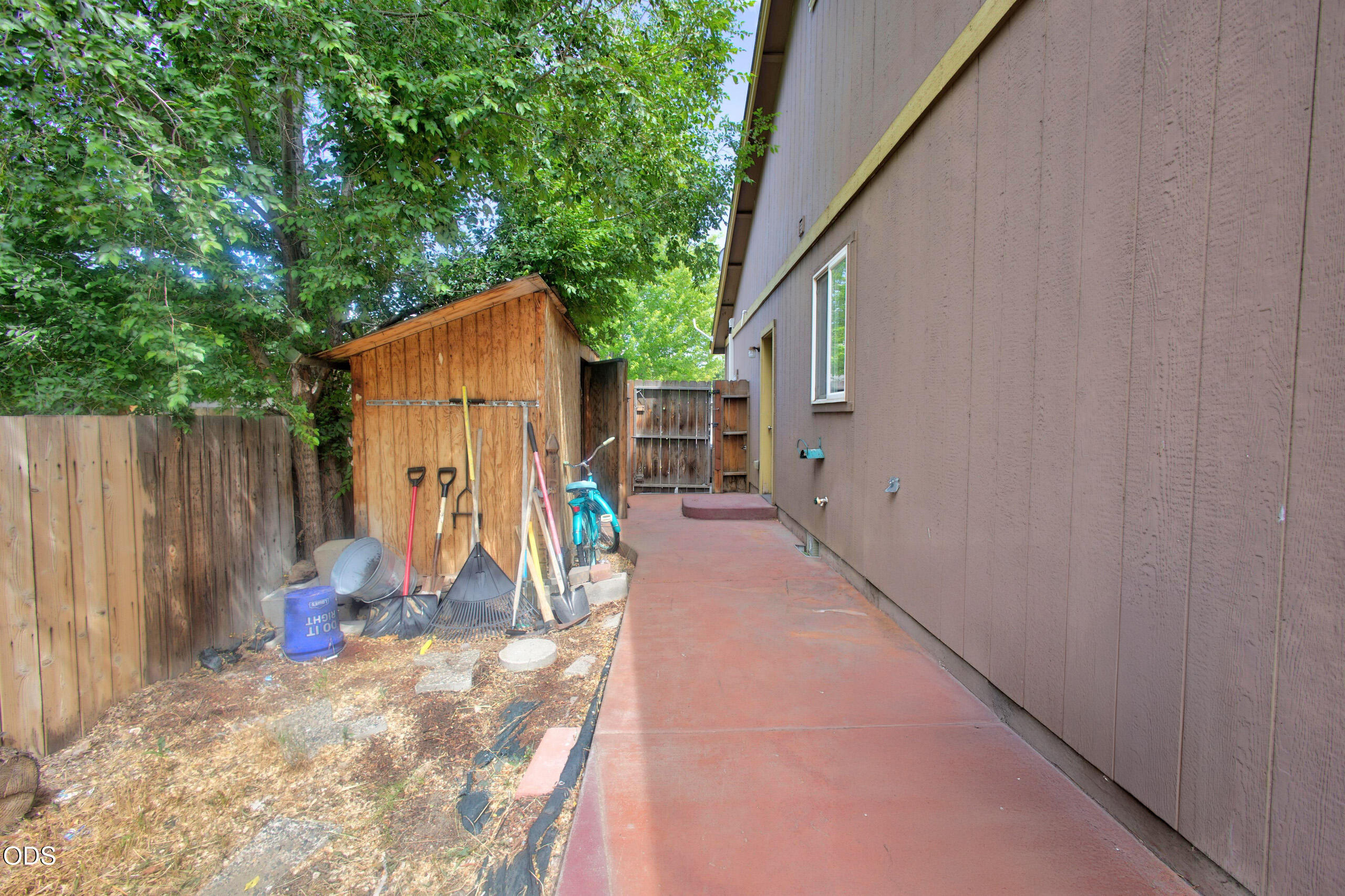 339 Southwest 29th Street Redmond, OR 97756 - Photo 23 of 34