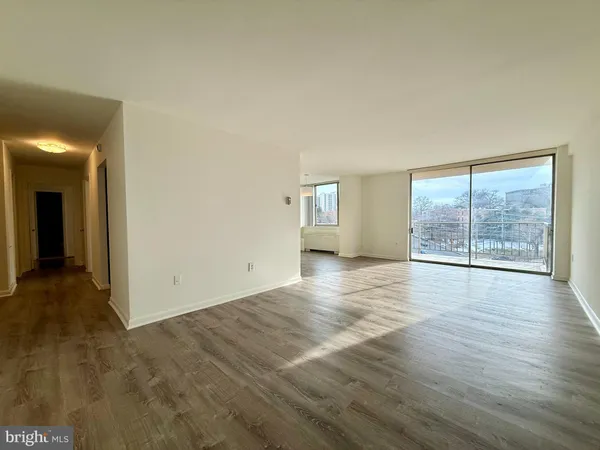 $2,095 | 5565 Columbia Pike, Unit 411, Arlington, VA 22204