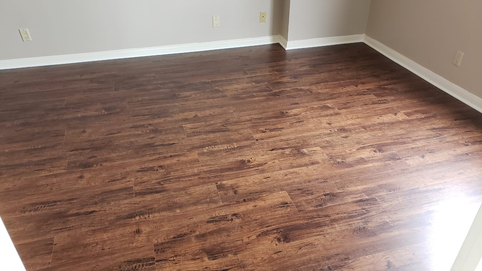 3525 Sage Road, Unit 704 Houston, TX 77056 - Photo 21 of 29 a view of an empty room with wooden floor