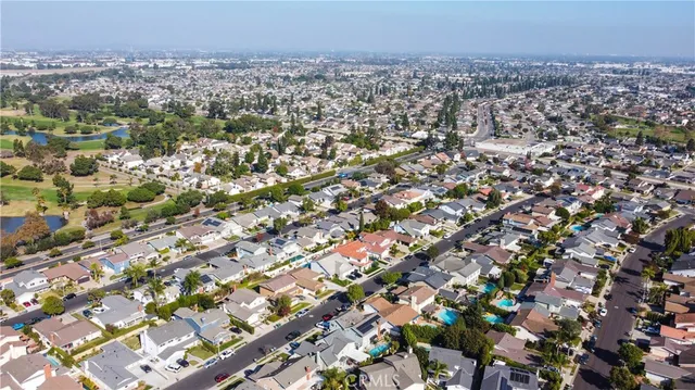 a street sign that is on the side of a road