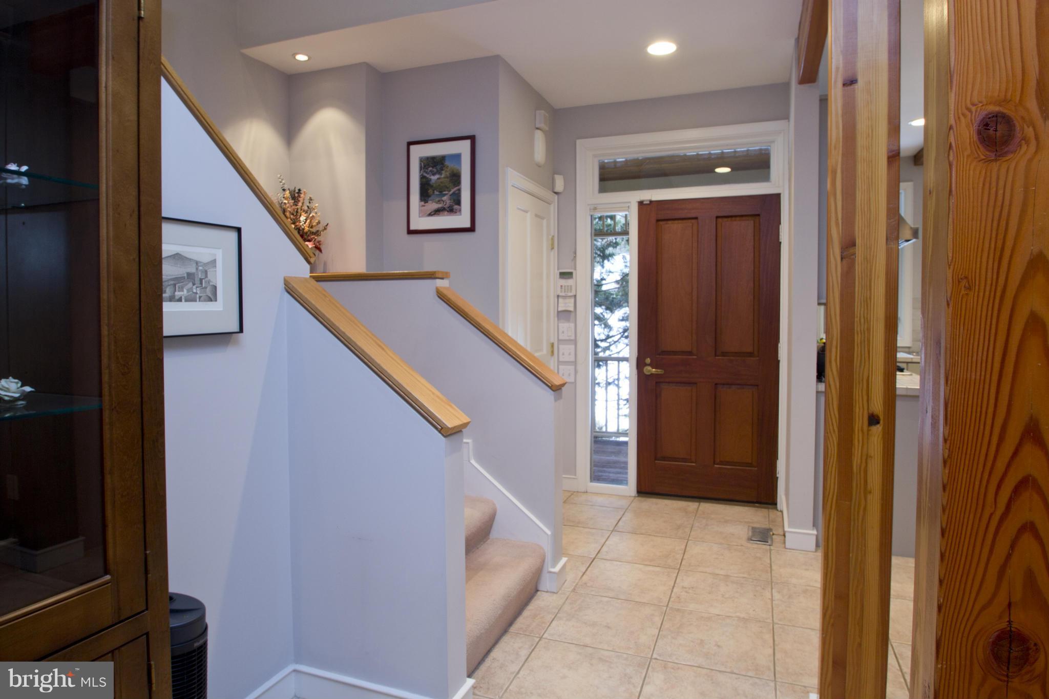 413 Old County Road Severna Park, MD 21146 - Photo 4 of 28 Interior (General)