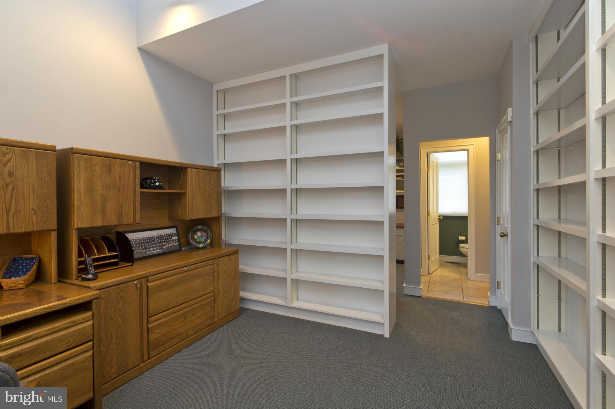 413 Old County Road Severna Park, MD 21146 - Photo 10 of 28 Interior (General)