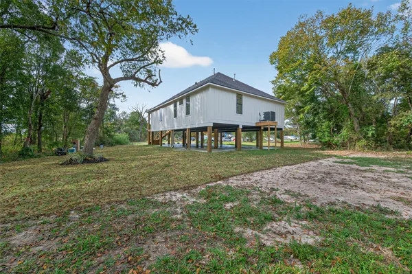 $400,000 | 165 Thurman Avenue, Bridge City, TX 77611
