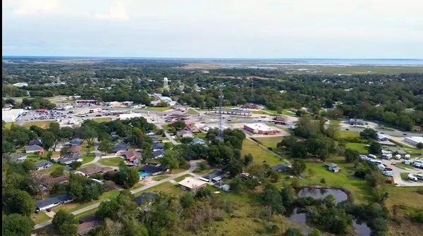 $400,000 | 165 Thurman Avenue, Bridge City, TX 77611