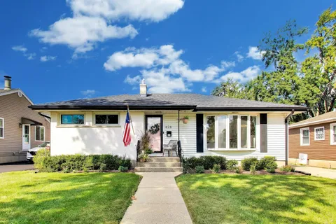 $520,000 | 428 North Stewart Avenue, Lombard, IL 60148