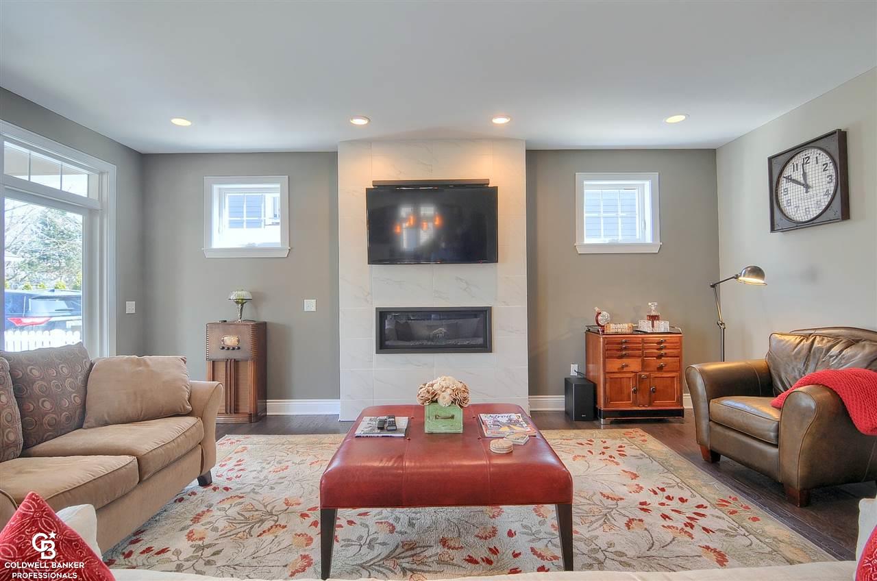 318 Griggs Street Rochester, MI 48307 - Photo 6 of 41 50035919-5.JPG