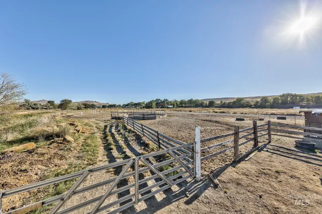 $425,000 | 3961 John Day Highway, Vale, OR 97918