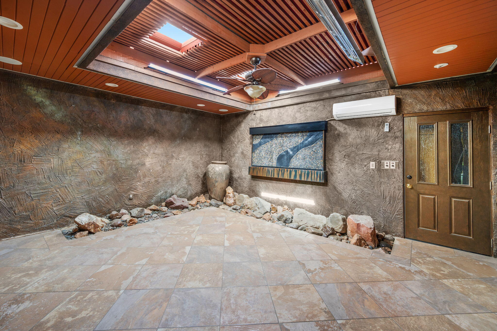 77675 Seminole Road Indian Wells, CA 92210 - Photo 34 of 40 a view of a room with gym equipment