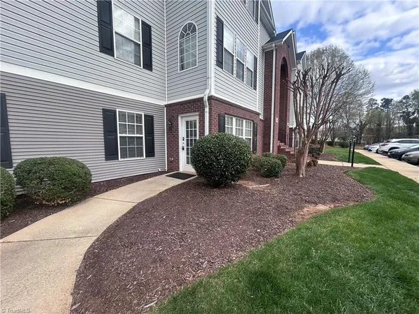 $159,900 | 3694 Cotswold Avenue, Unit 1A, Greensboro, NC 27410
