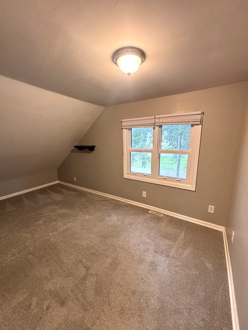 2276 Manchester Road Wheaton, IL 60187 - Photo 9 of 18 Gallery Image 9