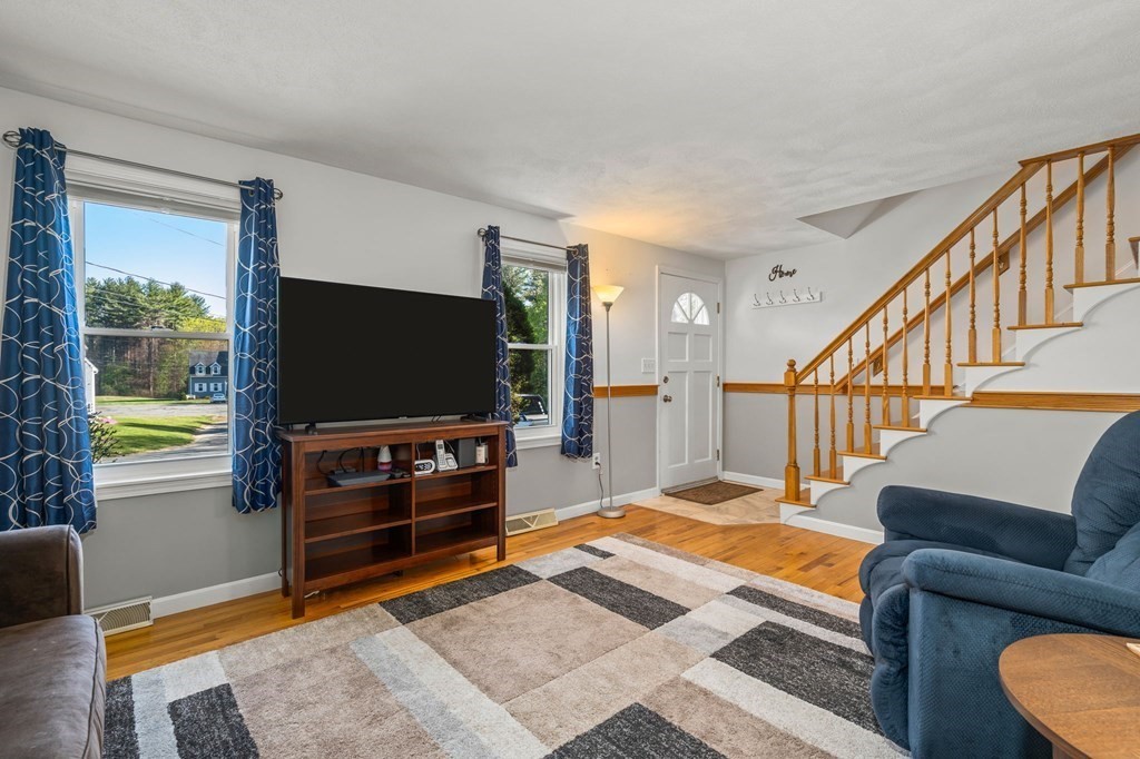 233 Oak Ridge Road, Unit 18 Plaistow, NH 03865 - Photo 3 of 27 Gallery Image 3
