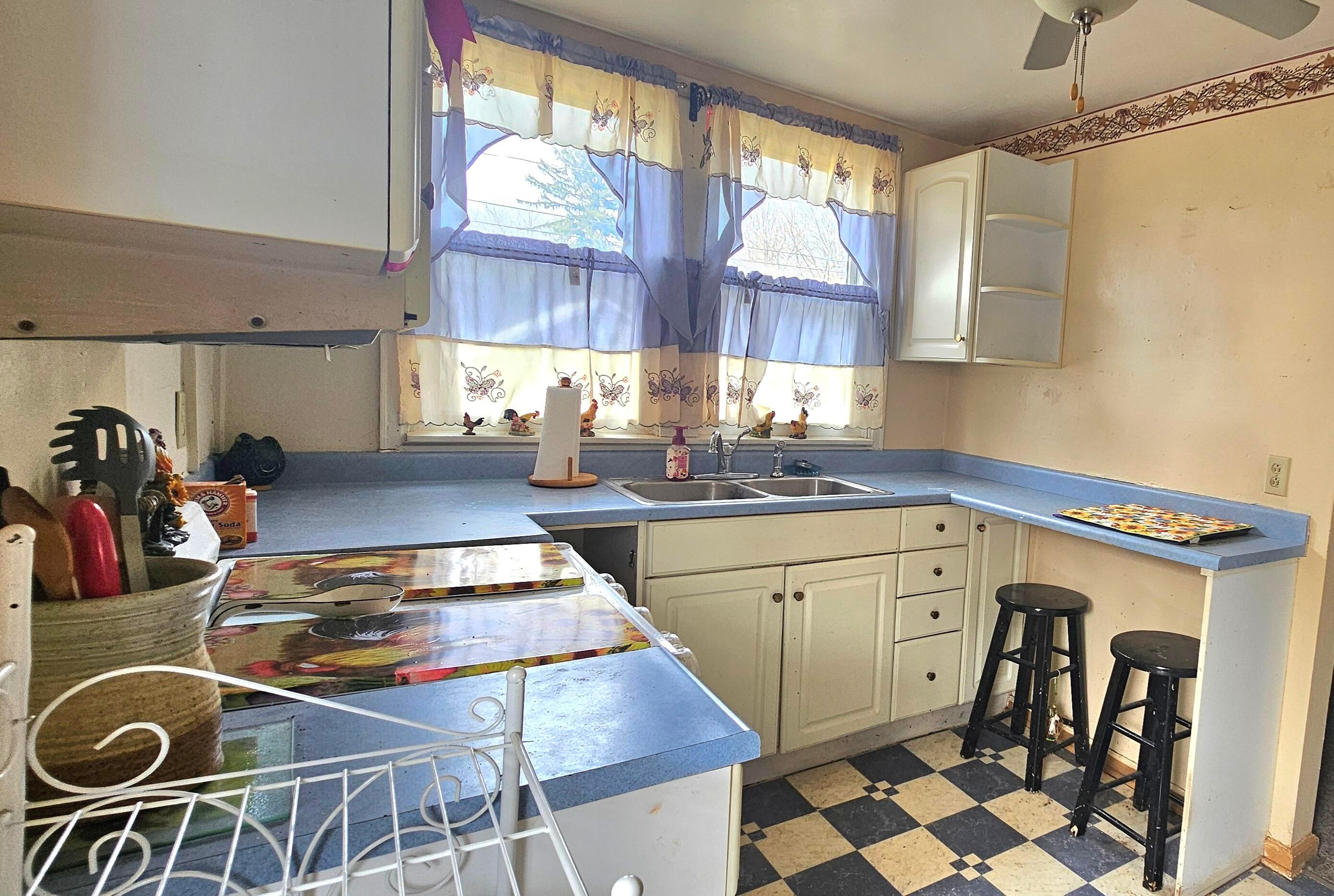 301 Witte Street Lancaster, OH 43130 - Photo 7 of 12 kitchen