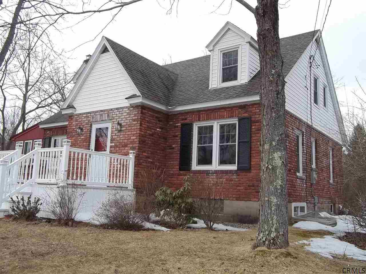 1605 Van Antwerp Road Niskayuna, NY 12309 - Photo 1 of 17 Photo 1