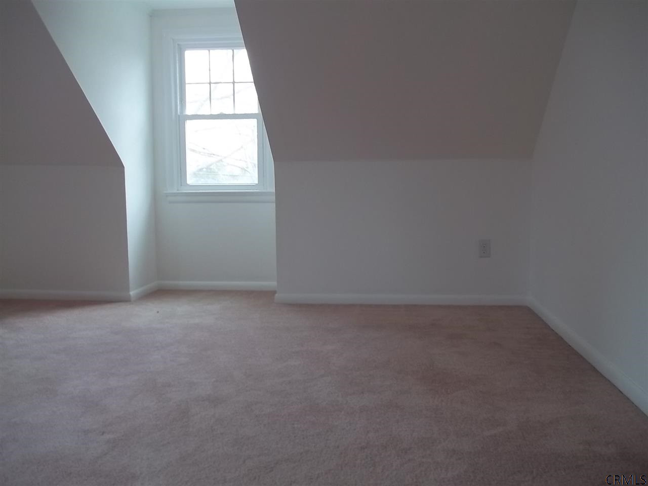 1605 Van Antwerp Road Niskayuna, NY 12309 - Photo 12 of 17 Photo 12