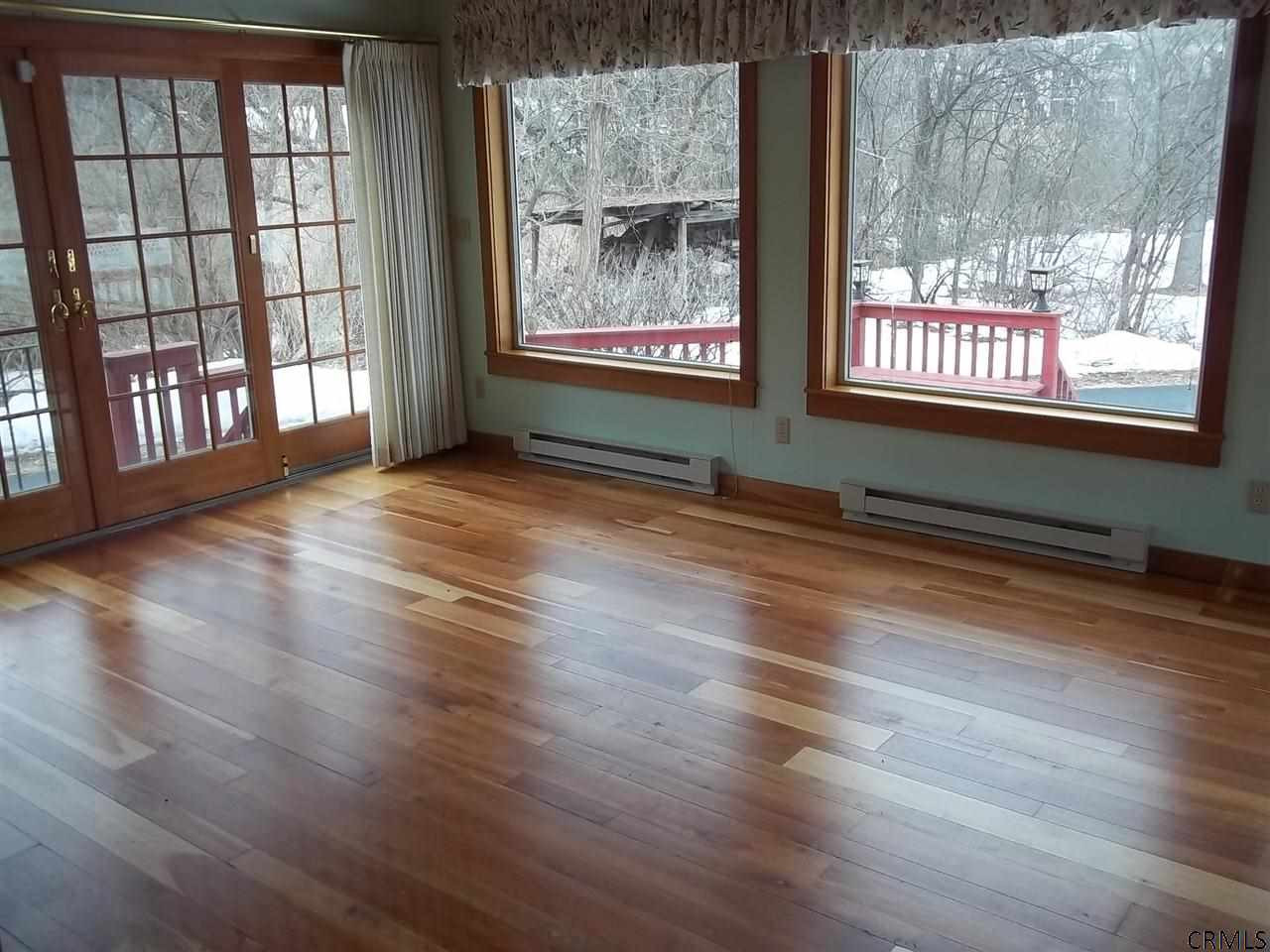 1605 Van Antwerp Road Niskayuna, NY 12309 - Photo 3 of 17 Photo 3
