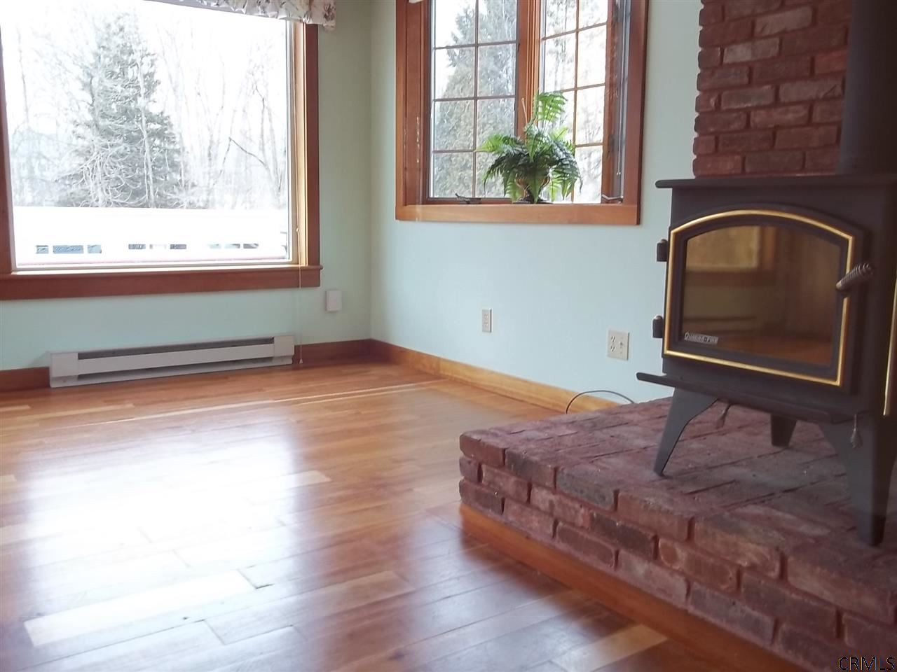 1605 Van Antwerp Road Niskayuna, NY 12309 - Photo 4 of 17 Photo 4