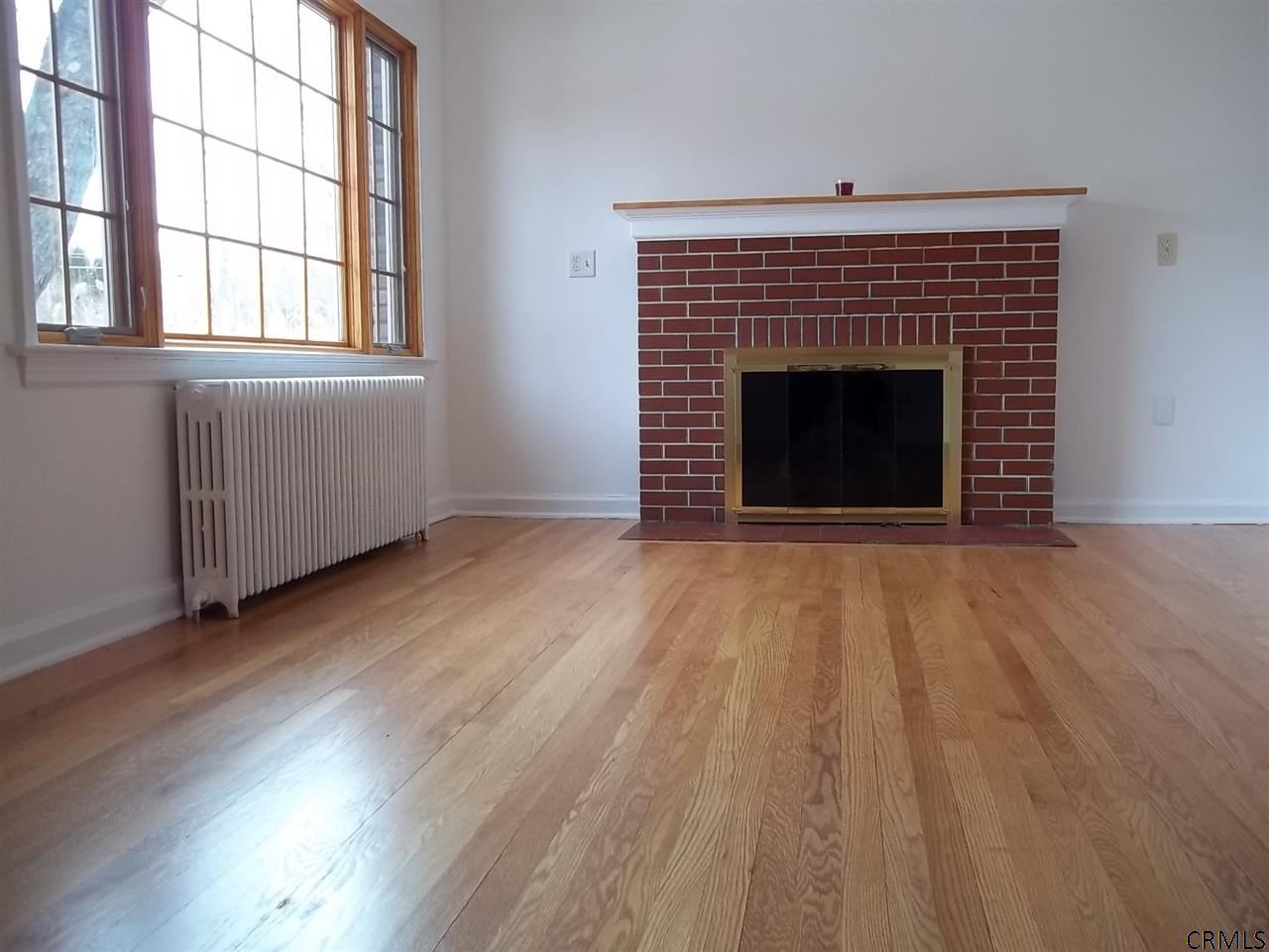 1605 Van Antwerp Road Niskayuna, NY 12309 - Photo 6 of 17 Photo 6
