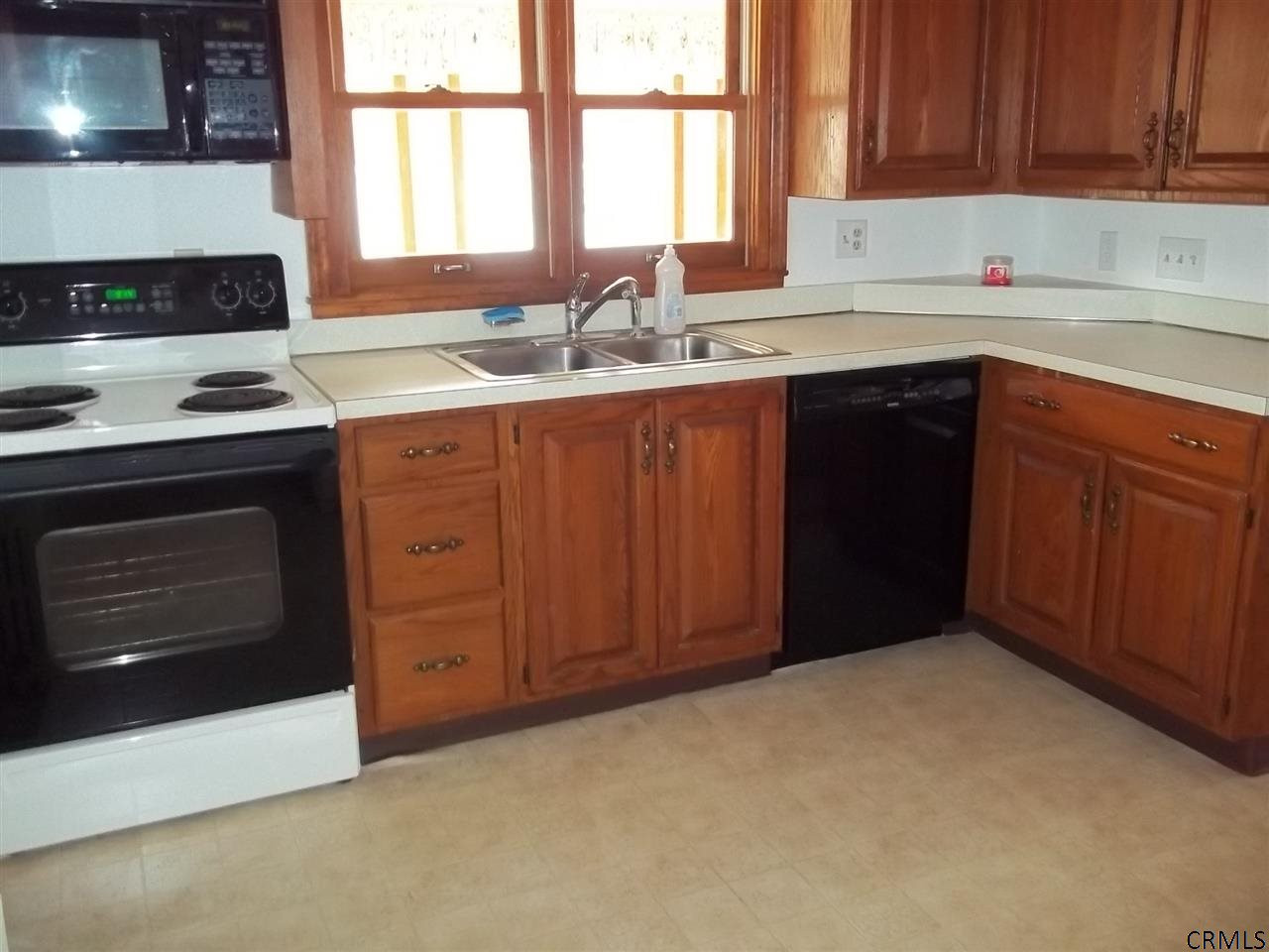 1605 Van Antwerp Road Niskayuna, NY 12309 - Photo 9 of 17 Photo 9