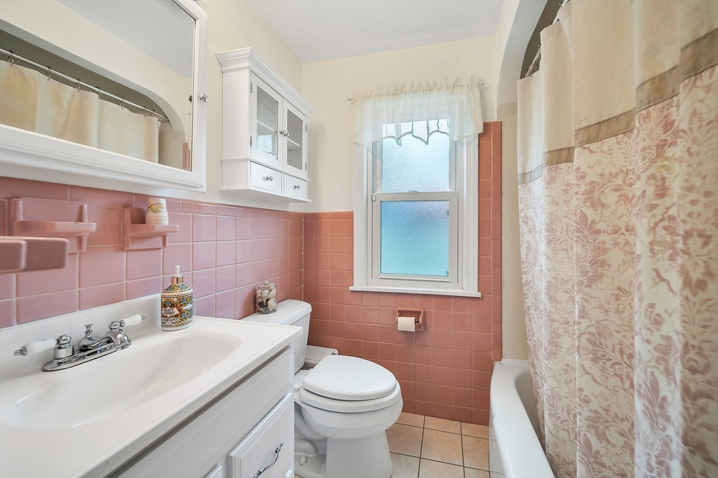 51 Barrington Road Longmeadow, MA 01106 - Photo 12 of 36