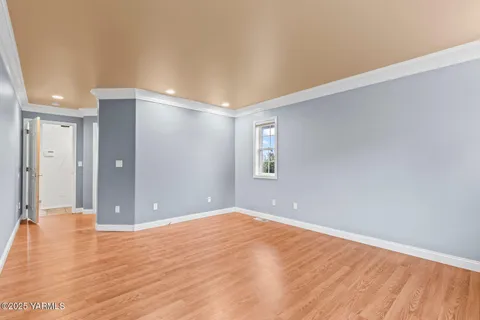 an empty room with a empty space