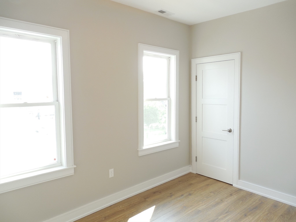 88 School Street, Unit B Watertown, MA 02472 - Photo 13 of 18
