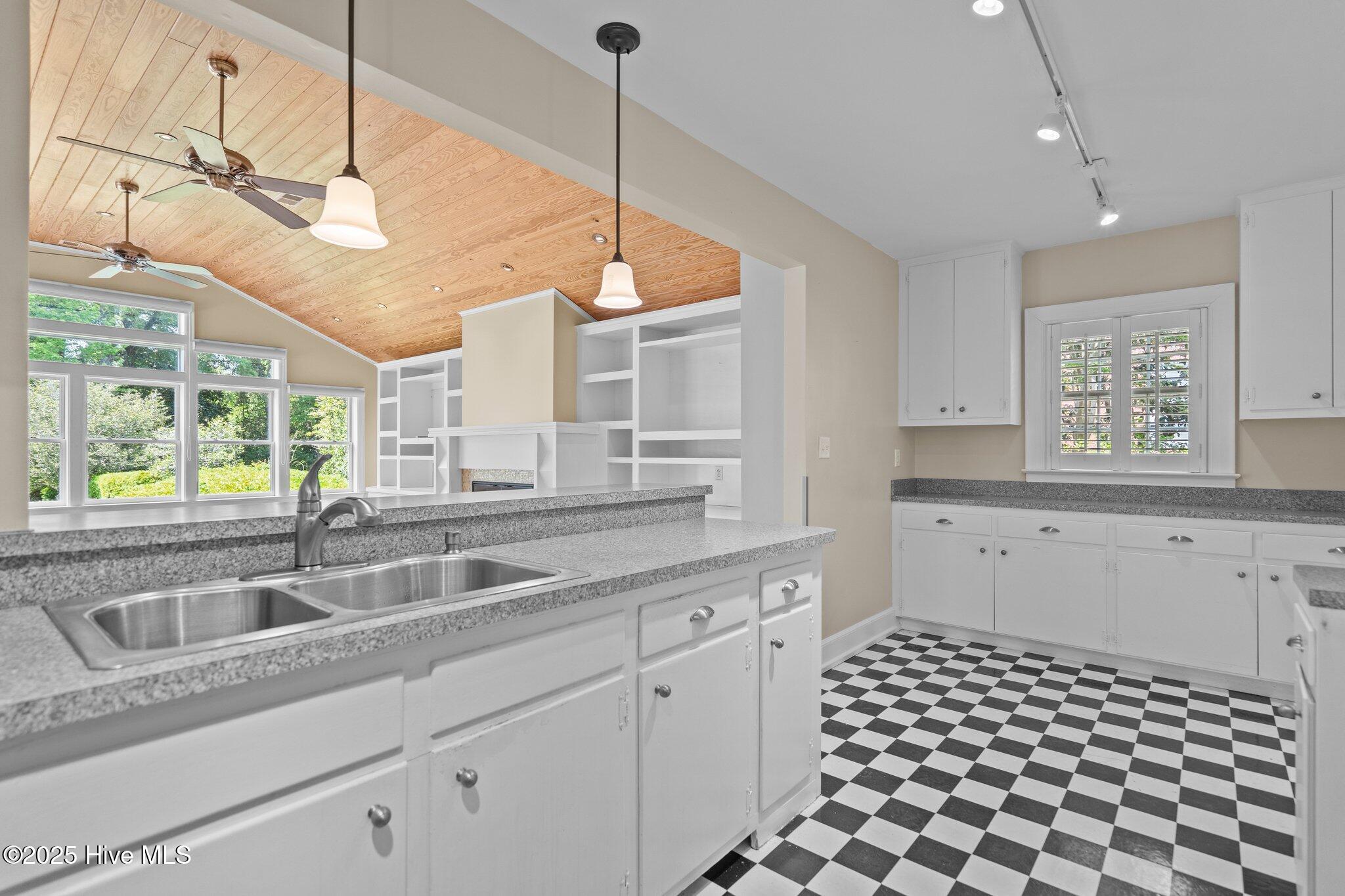 202 Colonial Drive Wilmington, NC 28403 - Photo 19 of 62 36-web-or-mls-DSC07672