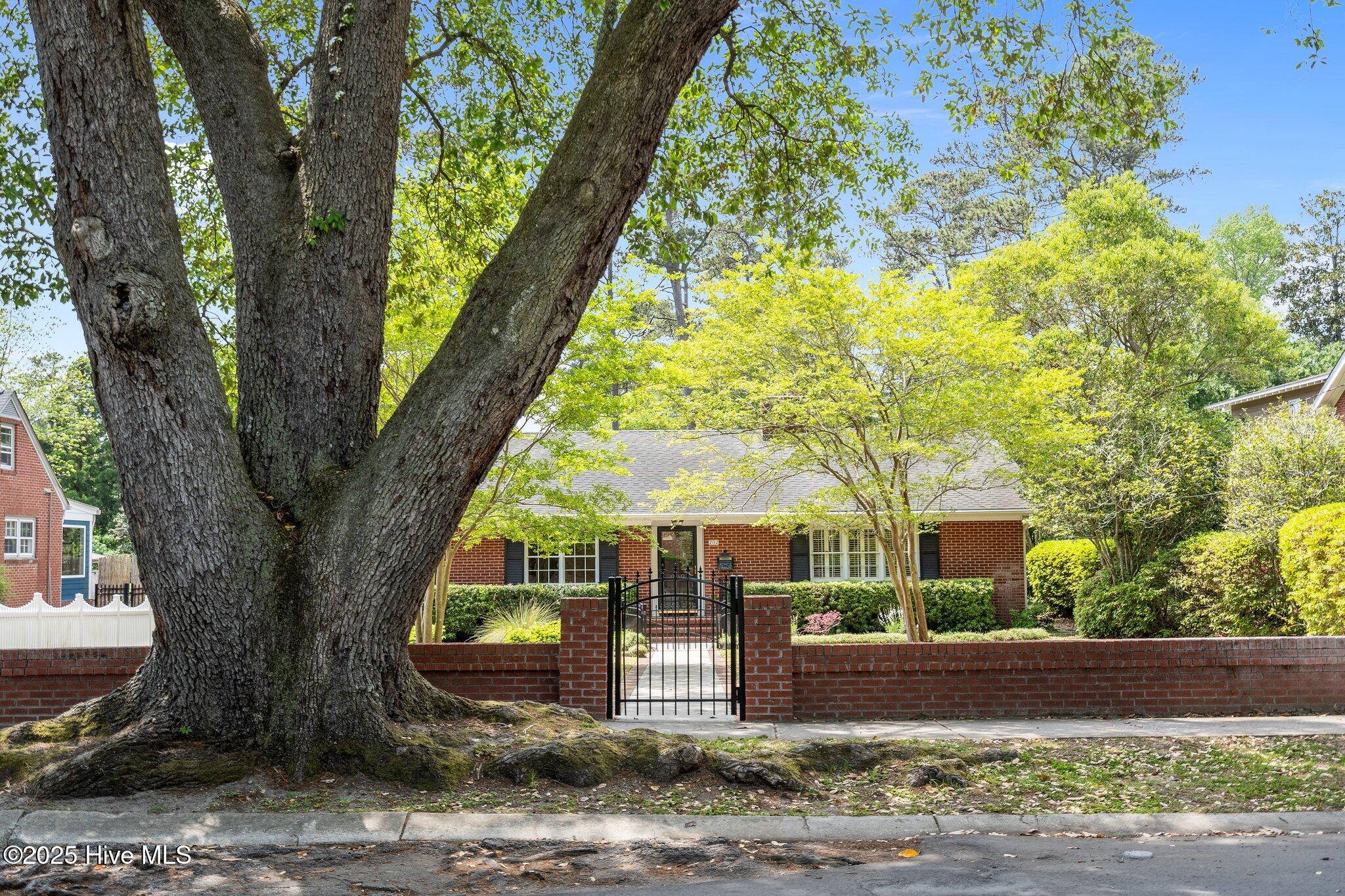 202 Colonial Drive Wilmington, NC 28403 - Photo 49 of 62 57-web-or-mls-DSC07722