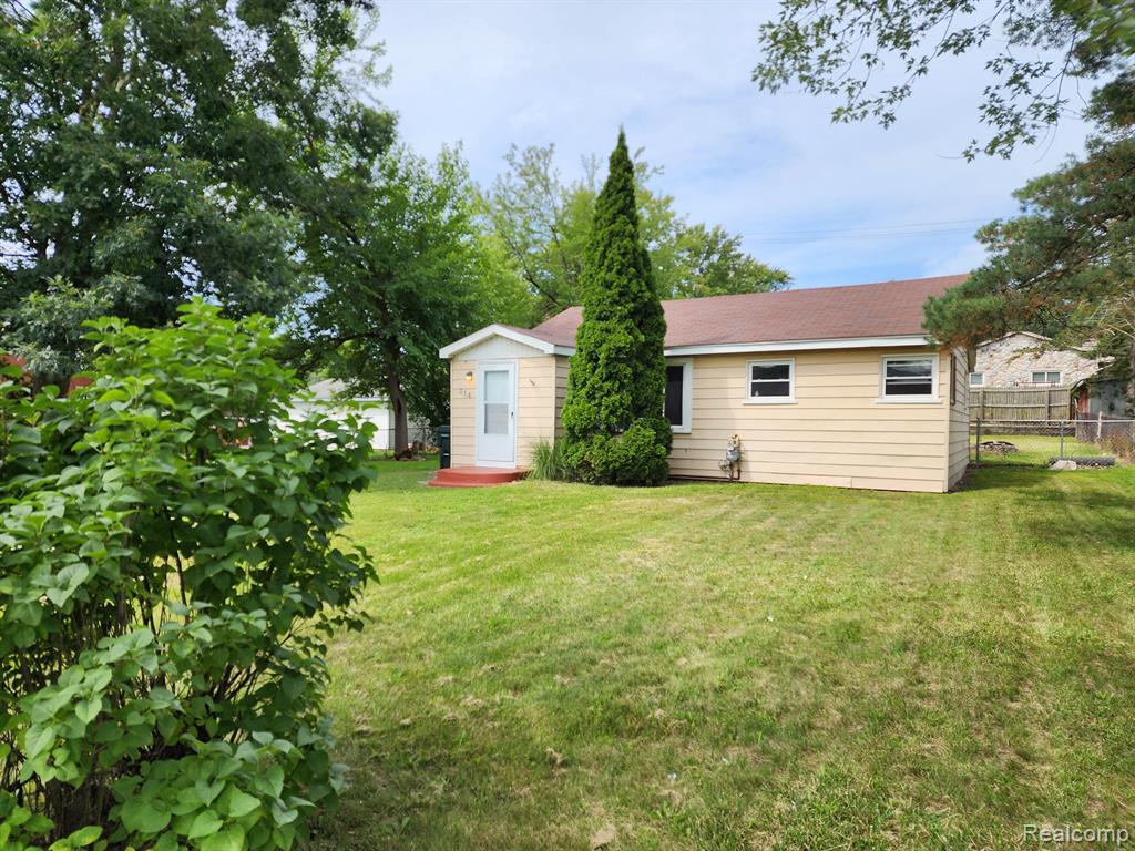 314 Clarkston Road Lake Orion, MI 48362 - Photo 1 of 19