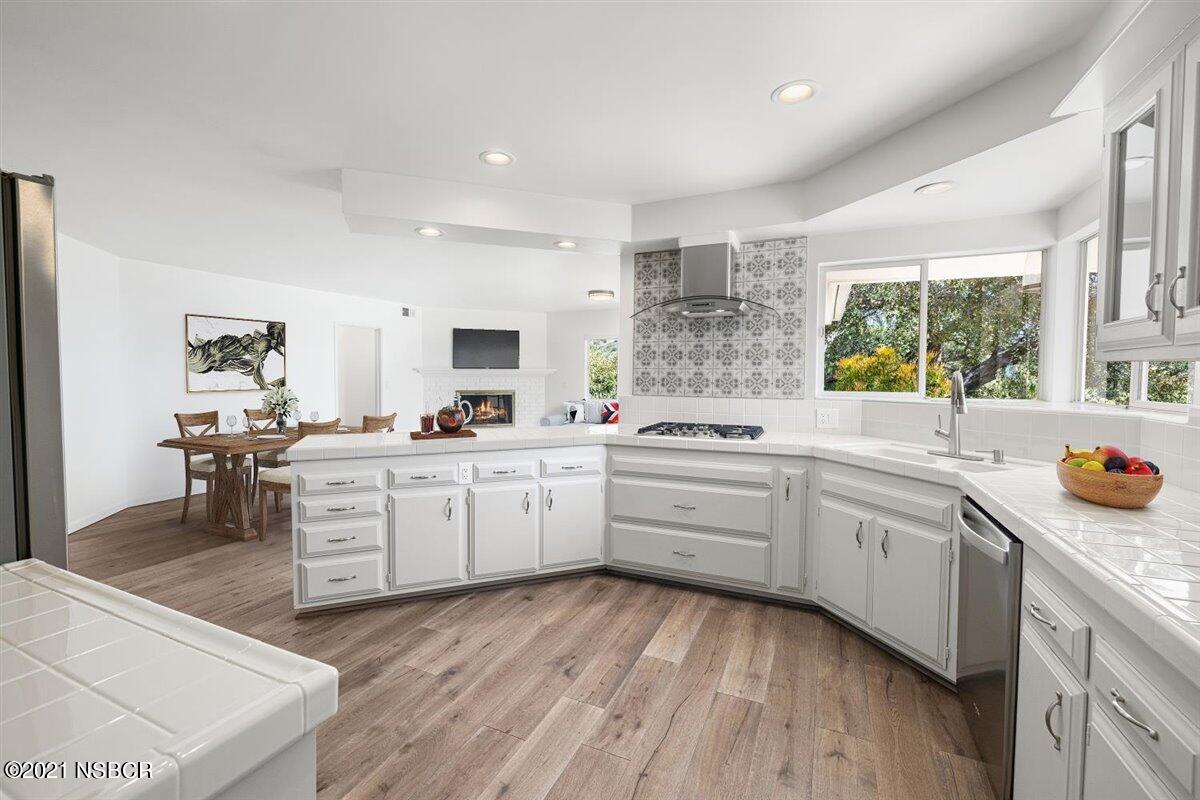 316 Northridge Road Santa Barbara, CA 93105 - Photo 5 of 24 46-7L5A0357_final