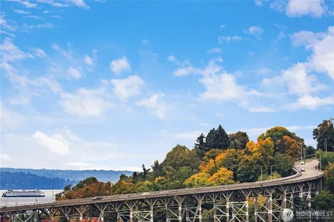 $379,000 | 2530 15th Avenue West, Unit 603, Seattle, WA 98119