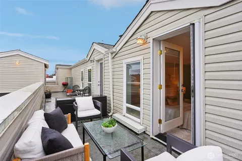 $379,000 | 2530 15th Avenue West, Unit 603, Seattle, WA 98119