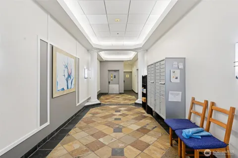 $379,000 | 2530 15th Avenue West, Unit 603, Seattle, WA 98119