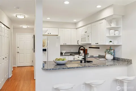 $379,000 | 2530 15th Avenue West, Unit 603, Seattle, WA 98119