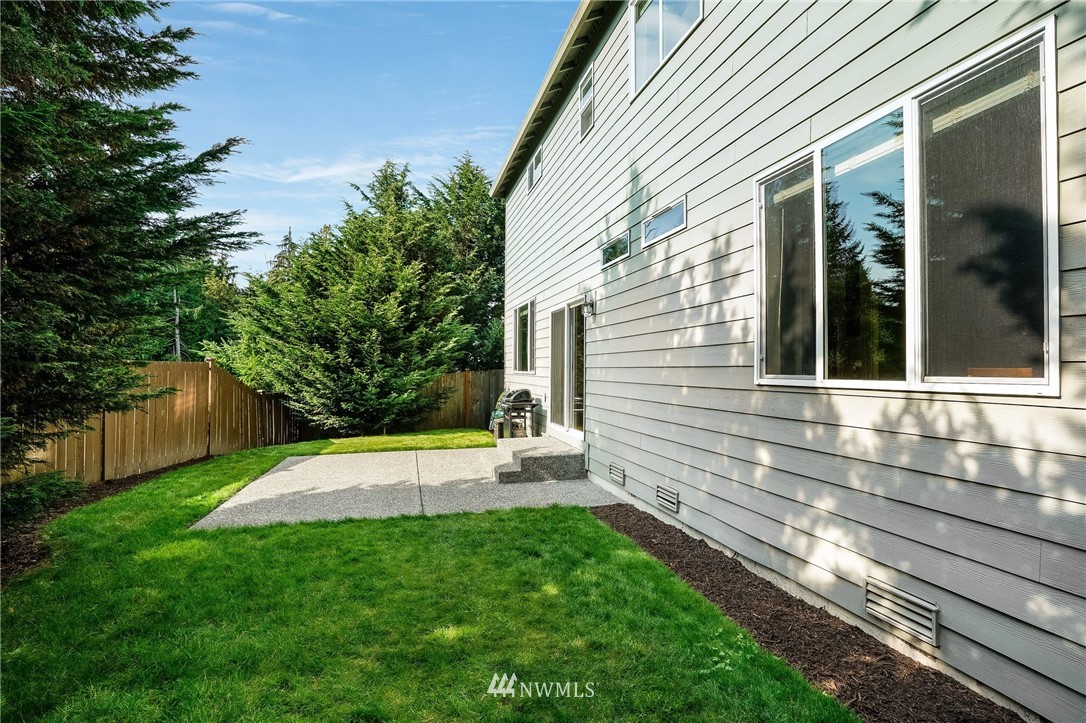 3408 223rd Place Southeast Bothell, WA 98021 - Photo 37 of 40 a view of back yard of the house
