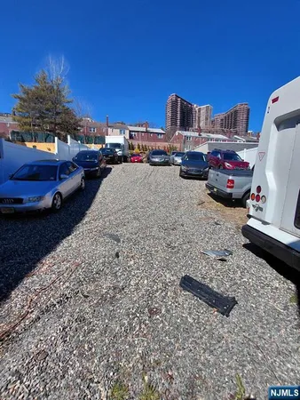 $3,299,000 | 830 River Road, Edgewater, NJ 07020