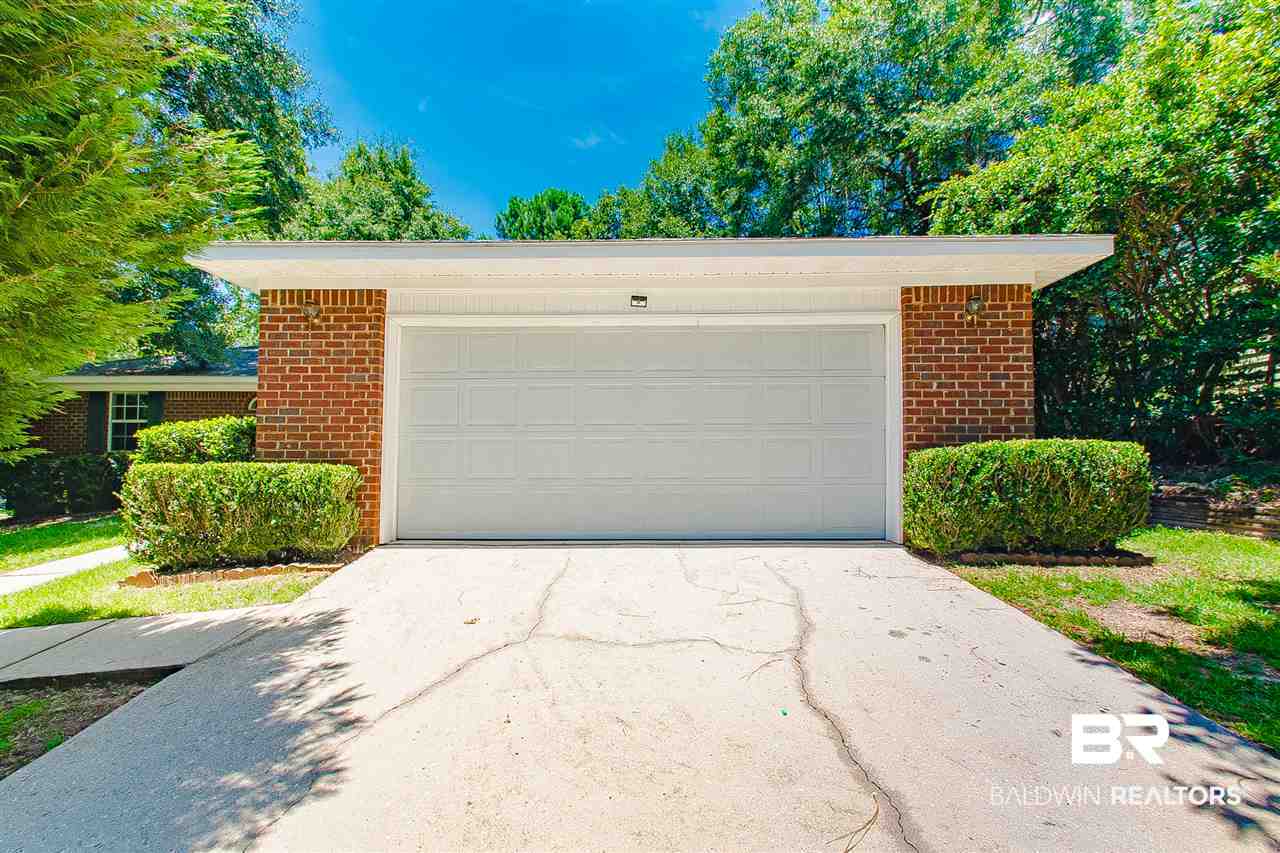200 Lakeview Loop Daphne, AL 36526 - Photo 5 of 37