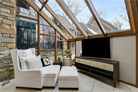 $4,500,000 | 16900 South Highland Ridge Drive, Loch Lloyd, MO 64012