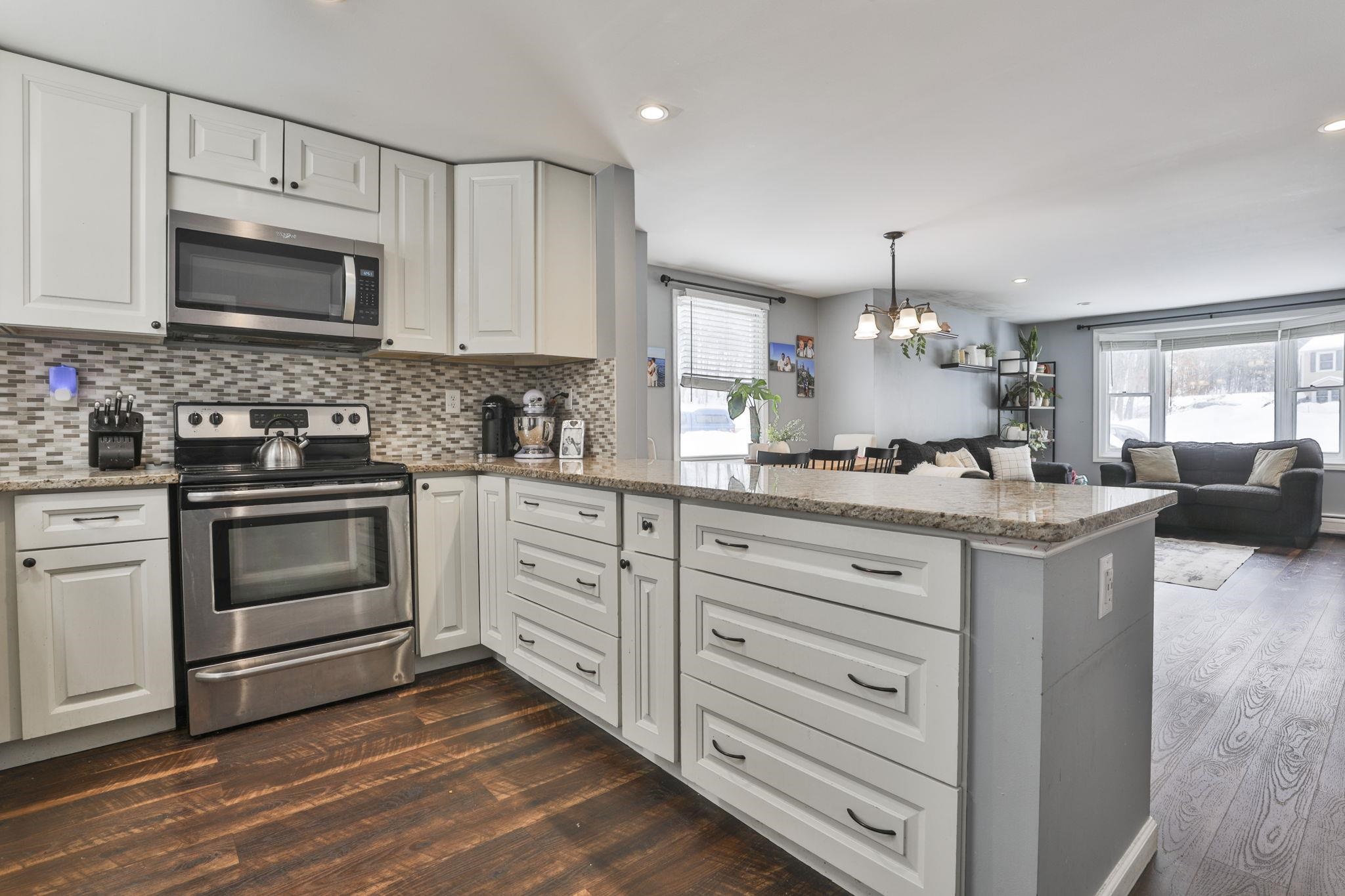 8 Franconia Drive Merrimack, NH 03054 - Photo 6 of 16