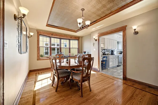 $1,400,000 | 6883 West Hobart Avenue, Chicago, IL 60631