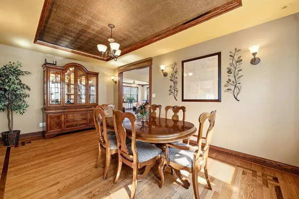 $1,400,000 | 6883 West Hobart Avenue, Chicago, IL 60631