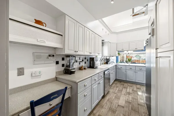 $1,400,000 | 6883 West Hobart Avenue, Chicago, IL 60631