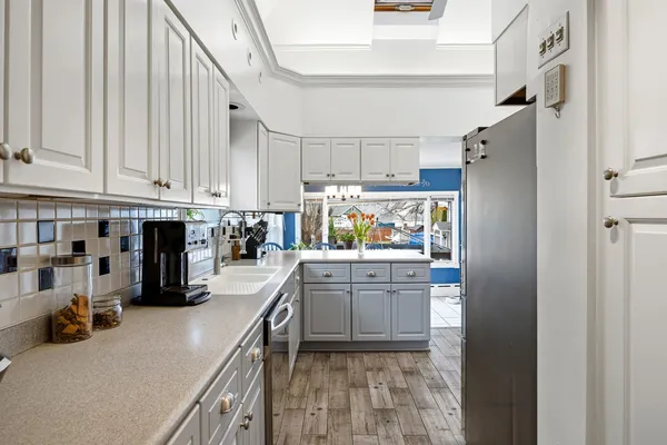 $1,400,000 | 6883 West Hobart Avenue, Chicago, IL 60631