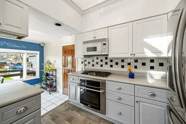 $1,400,000 | 6883 West Hobart Avenue, Chicago, IL 60631