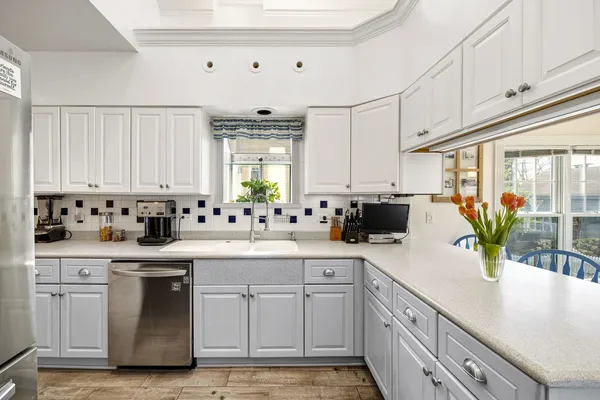 $1,400,000 | 6883 West Hobart Avenue, Chicago, IL 60631