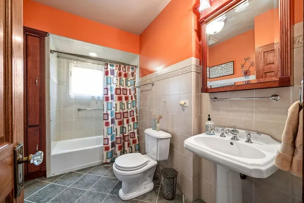 $1,400,000 | 6883 West Hobart Avenue, Chicago, IL 60631